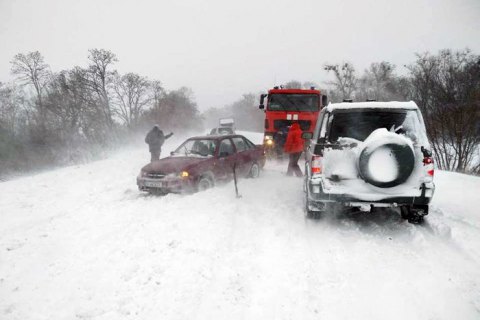 В Одесской и Николаевской областях ограничено движение транспорта из-за непогоды 