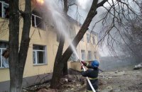 Окупанти обстріляли прикордоння Харківщини: є влучання в будівлю ДСНС і землю біля Дому культури