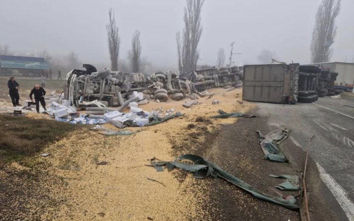 На трасі Одеса - Рені сталися дві аварії за участю вантажівок
