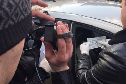 В Хмельницком два "активиста" шантажировали кандидата на должность в облсовет акциями протеста