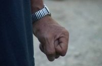 У Києві вже б'ють спостерігачів і рвуть бюлетені