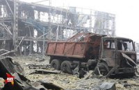 Минобороны: военные обстреливают боевиков в аэропорту из артиллерии