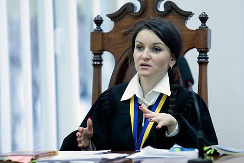 Екс-суддя Царевич відкликала позов до президента про незаконність свого звільнення