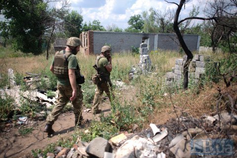 Боевики ранили двоих украинских военных