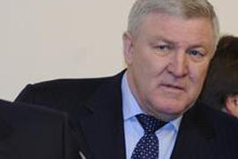 Ежель готов отдать долг за питание солдат только через суд
