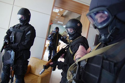 Порошенко подписал закон "Маски-шоу стоп"