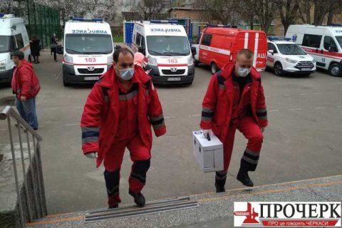 В Черкассах 75 школьников пострадали после распыления слезоточивого газа