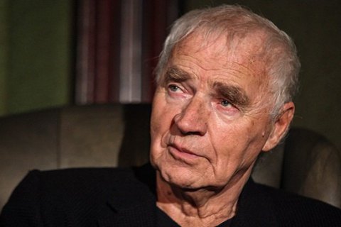 Умер польский писатель, сатирик и драматург Януш Гловацкий