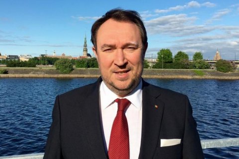 Министр юстиции Молдовы решил уйти в отставку из-за телефонного скандала