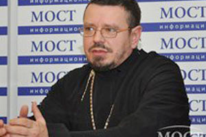 Все больше молодежи ищет поддержку в религии, - мнение