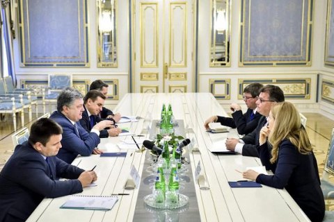 Украина координирует создание "списка Савченко" с США и ЕС