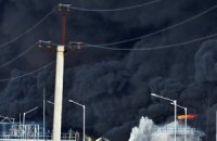 Пожар на нефтебазе усилился (Обновлено)