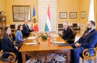 Президентка Молдови обговорила з керівництвом Угорщини вступ до ЄС і російську загрозу