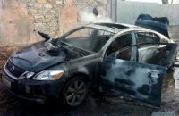 В сгоревшем автомобиле Lexus в Одессе обнаружили труп