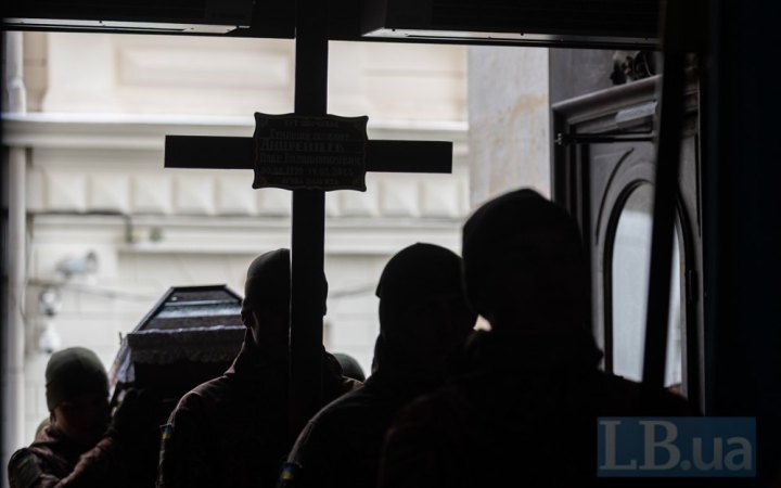 ​У більшості українців є родичі або друзі, які загинули на війні проти Росії або були поранені, – опитування