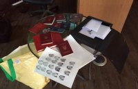 В Киеве ликвидировали группировку, изготавливавшую фальшивые загранпаспорта