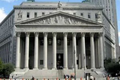Суд Нью-Йорка частично приостановил действие "антимигрантского" указа Трампа