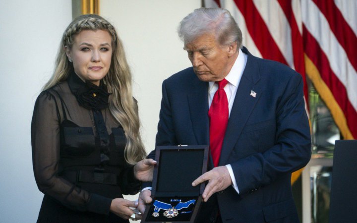 Трамп посмертно нагородив Чарлі Кірка Медаллю Свободи
