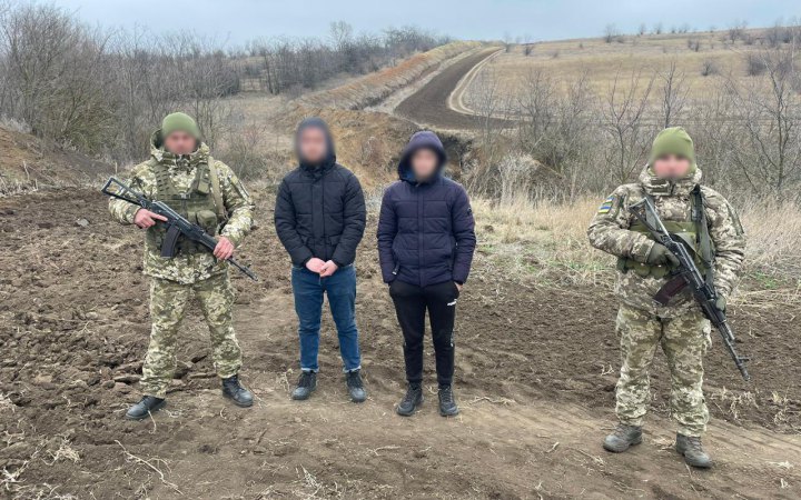 На Одещині двоє ухилянтів застрягли у протитранспортному рові