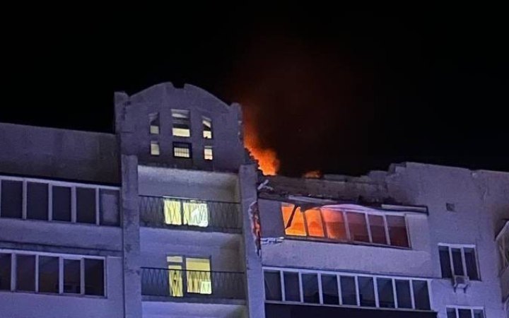 Росіяни поцілили БПЛА у житловий будинок в Борисполі (оновлено)
