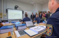 Восемь украинских пилотов проходят подготовку во Франции, - Аваков
