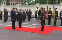 Литва має намір відправити в Україну більше військових інструкторів