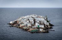 Нерезиновый: Как живёт самый густонаселённый остров мира