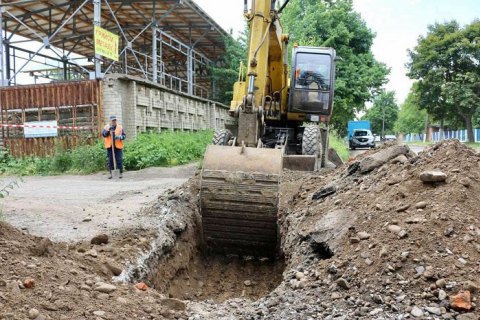 В Коломые перерыли вход на территорию завода из-за неуплаты налогов арендаторами 