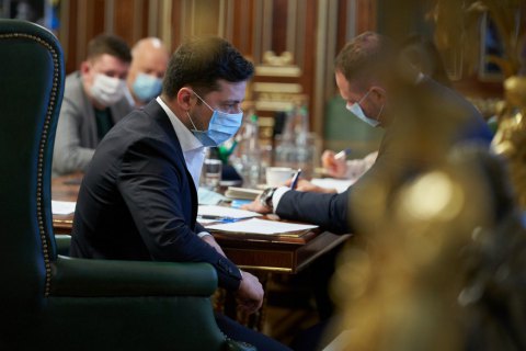 Офіс президента переклав на МОЗ обов'язок поставки ліків і устаткування для боротьби з COVID-19