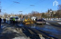 В центре Запорожья маршрутка перевернула автовышку