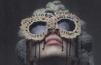Дизайнери створять одяг haute couture для людей з обмеженими можливостями