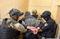 СБУ та Нацполіція затримали львів'янина, якого підозрюють у побитті поліцейського під час нападу на військових ТЦК