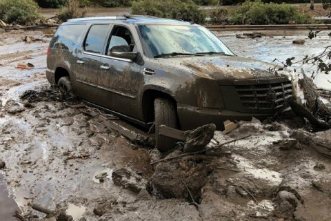 В результате оползней в Калифорнии погибли 13 человек