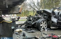 В Киеве 22-летний водитель Mercedes, участвуя в гонках на дороге, разбился насмерть 