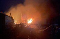 У Кам'янському "шахед" влучив у житловий будинок, є жертви