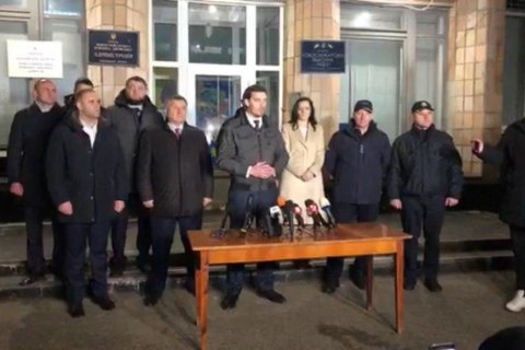 В Новых Санжарах полиция задержала 24 митингующих против приезда эвакуированных из Китая 