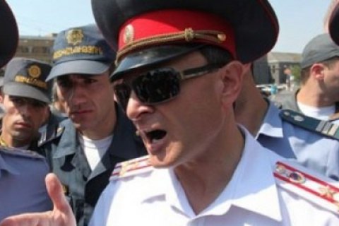 Силовики взяли під контроль автотраси, що ведуть у Єреван