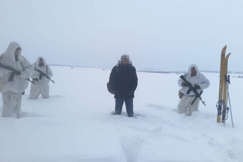 Украинец едва не лишился конечностей при попытке нелегально перейти границу с РФ 