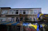 Унаслідок обстрілів Нікополя зруйновано будинки, готель та лінії електромежі