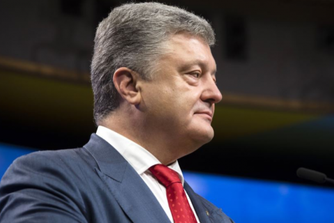 Порошенко - крымчанам: «Мы вас никогда не оставим и никому не отдадим»