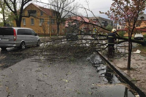 Через негоду в Івано-Франківській області загинули двоє осіб, одна зникла безвісти
