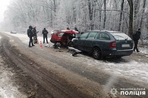 На Хмельниччині у ДТП загинуло подружжя та травмувалася дитина