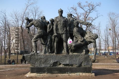 Вятрович нашел в Киеве 11 памятников, подлежащих сносу