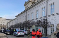 Автомобиль врезался в ограду президентского дворца в Варшаве