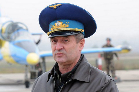 Командующий Воздушными силами уволен в запас