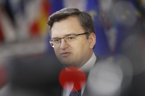 Кулеба для несогласных отключить Россию от SWIFT: кровь невинных украинских мужчин, женщин и детей будет и на их руках 