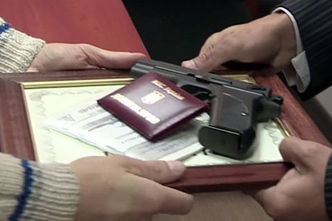 Верховный суд разрешил Минобороны тайно награждать граждан оружием