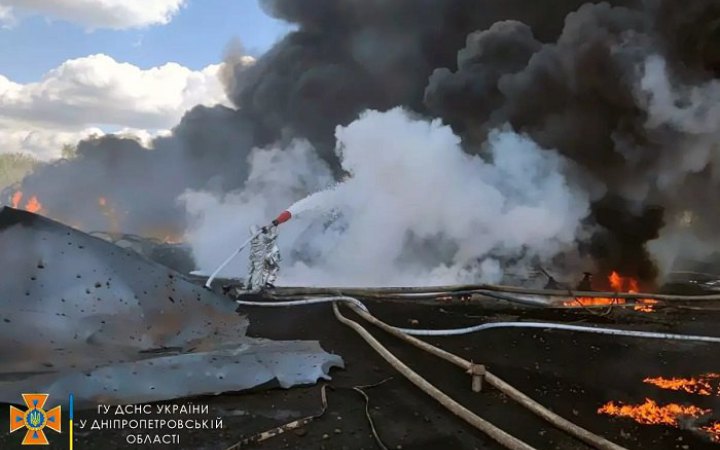 Окупанти обстріляли з “градів”, мінометів і важкої артилерії Нікопольський район Дніпропетровщини