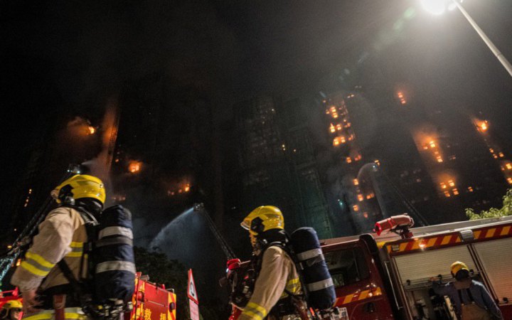 Кількість загиблих у пожежі в Гонконгу зросла до 44 людей