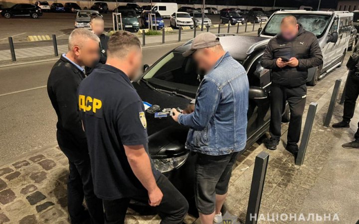​На Закарпатті затримали зловмисників, які підробляли довідки про інвалідність для втікачів за кордон